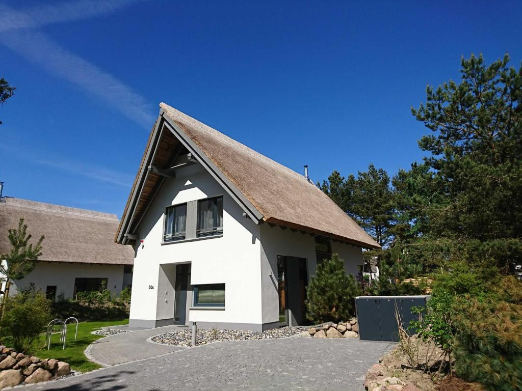 Straße der Freundschaft 30c room 2